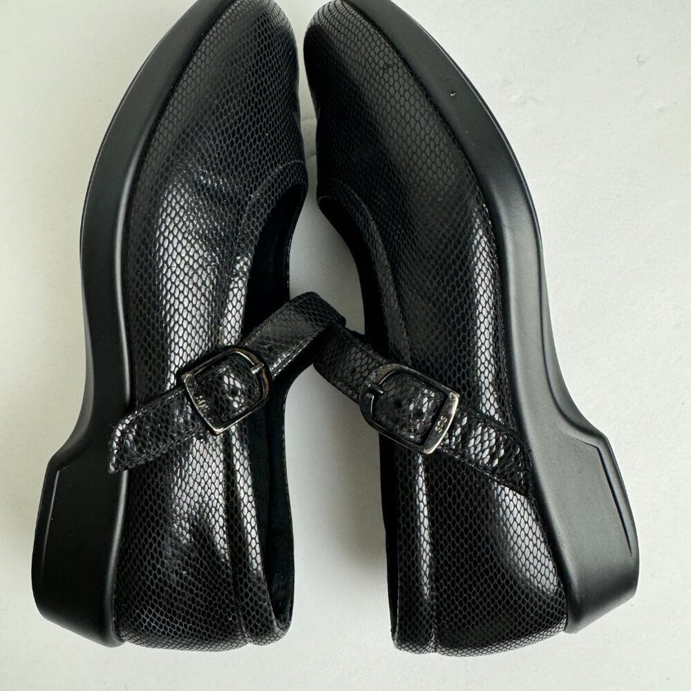 TRITAD SAS Mary Janes Flats Comfort Foot Bed Size 5